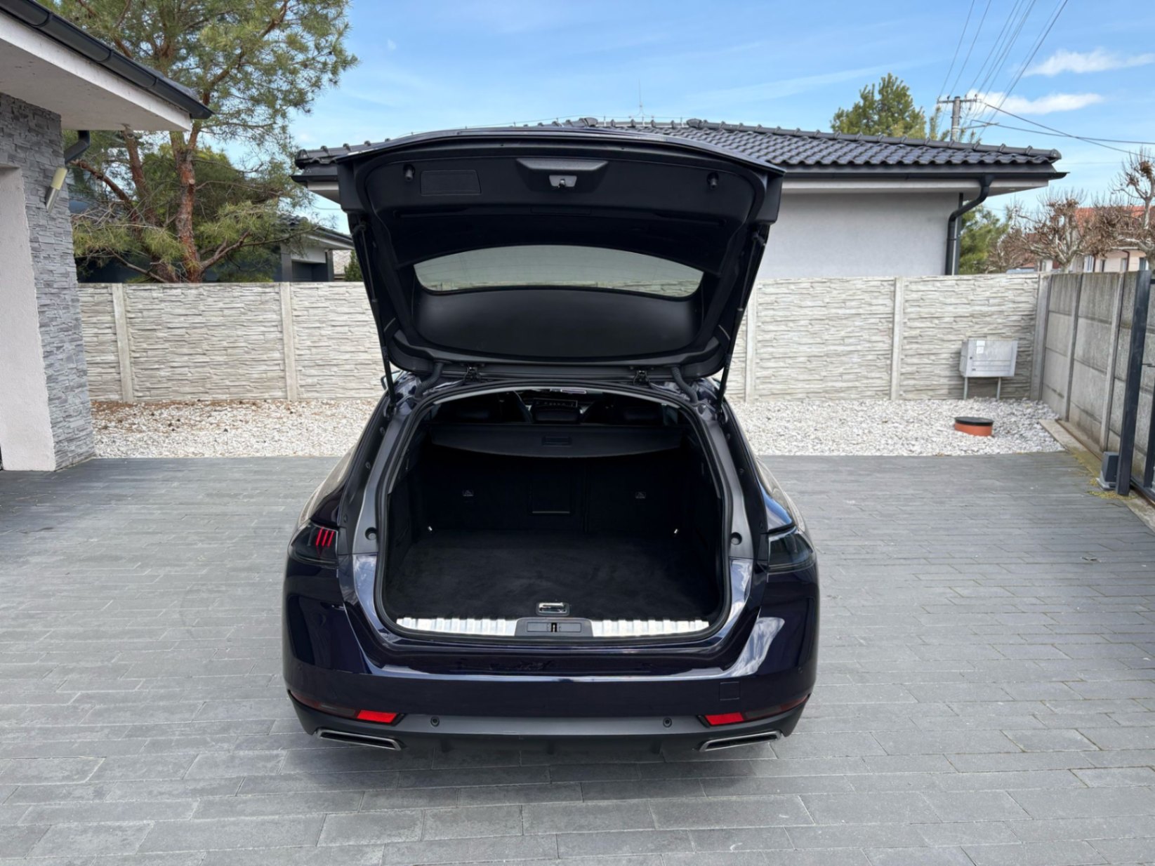 auto81